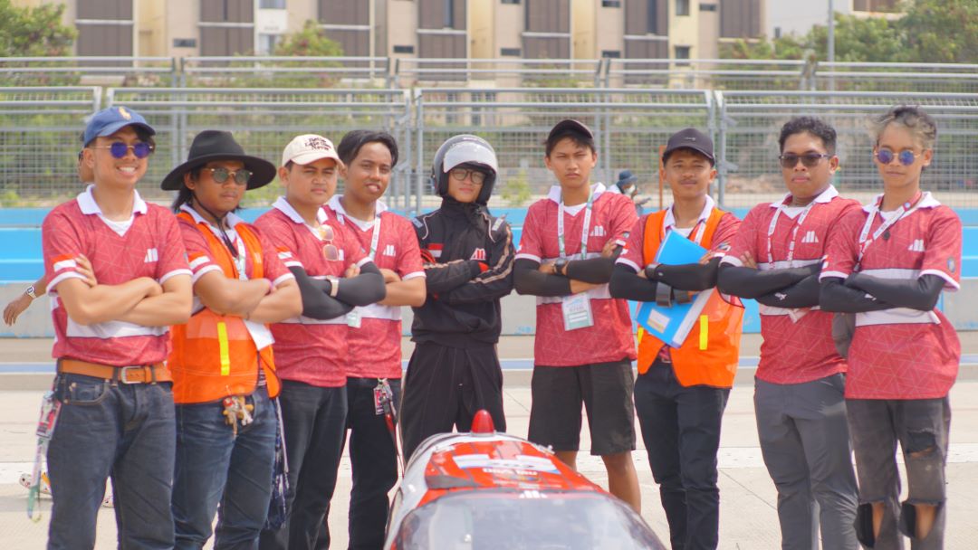 TEknik Sipil Juara 1 Prototype Diesel KMHE